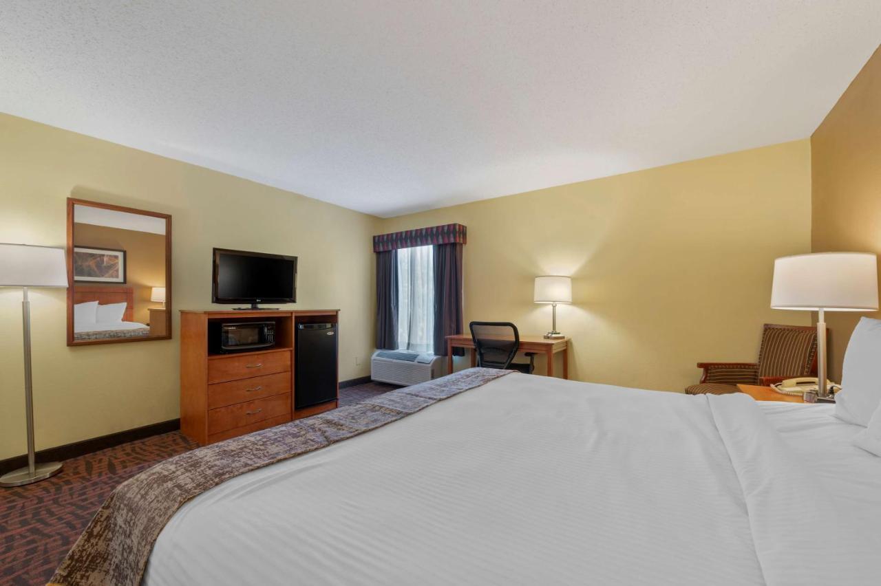Western East Inn&suites 3*