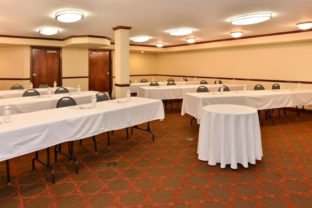 Western East Inn&suites