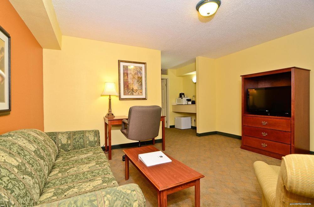 Western East Inn&suites Hotel Louisville-Jefferson County