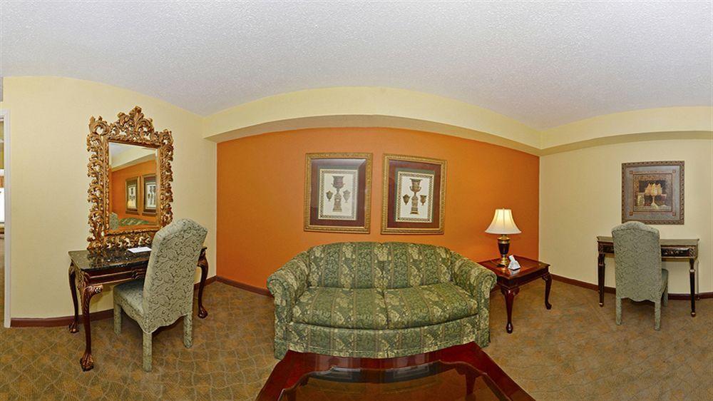 Western East & Hotel 3*