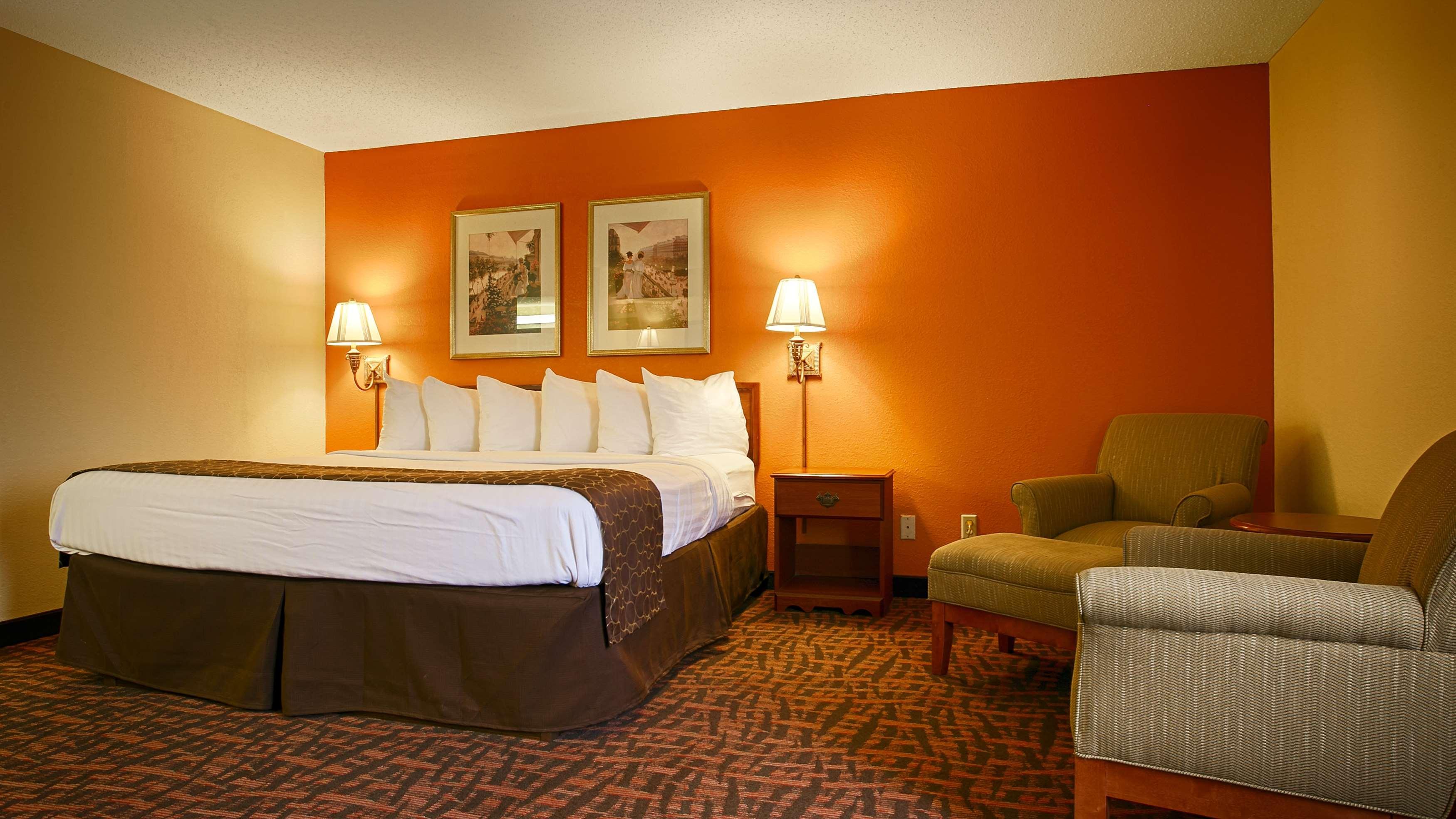 Hotel Western East & Louisville