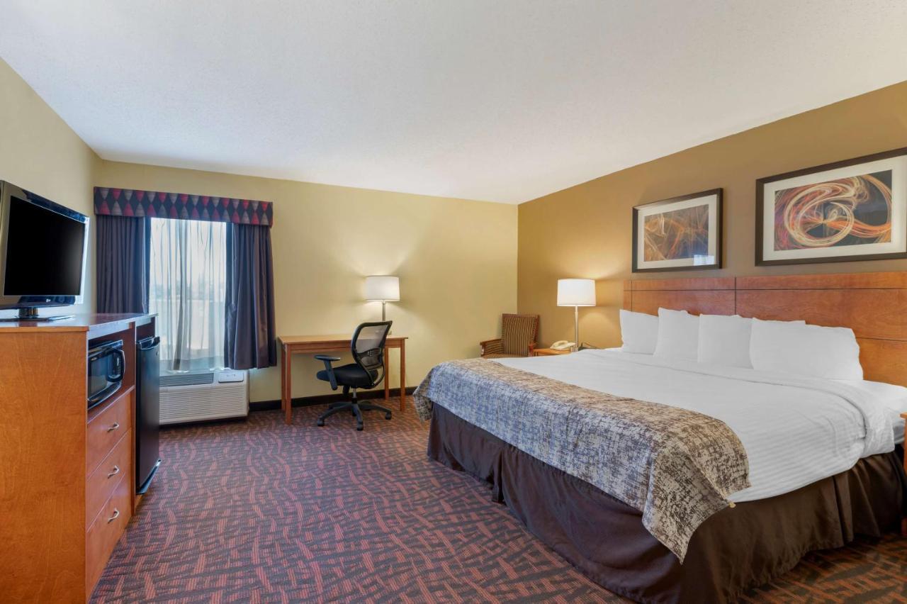 Western East 3*