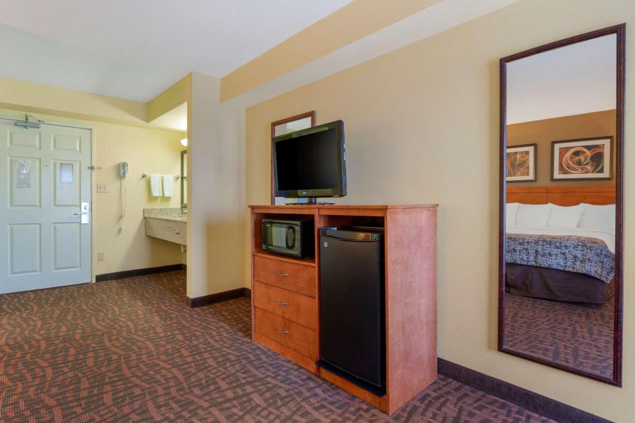Western East 3*