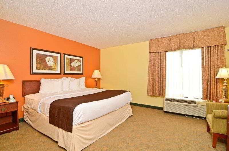 Hotel Western East & Louisville